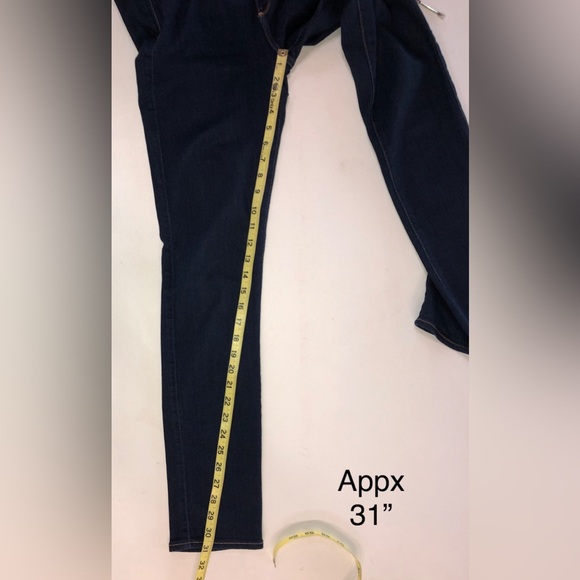 Ag Adriano Goldschmied The Prima Mid-Rise Cigarette Jeans (28R) - Picture 11 of 17